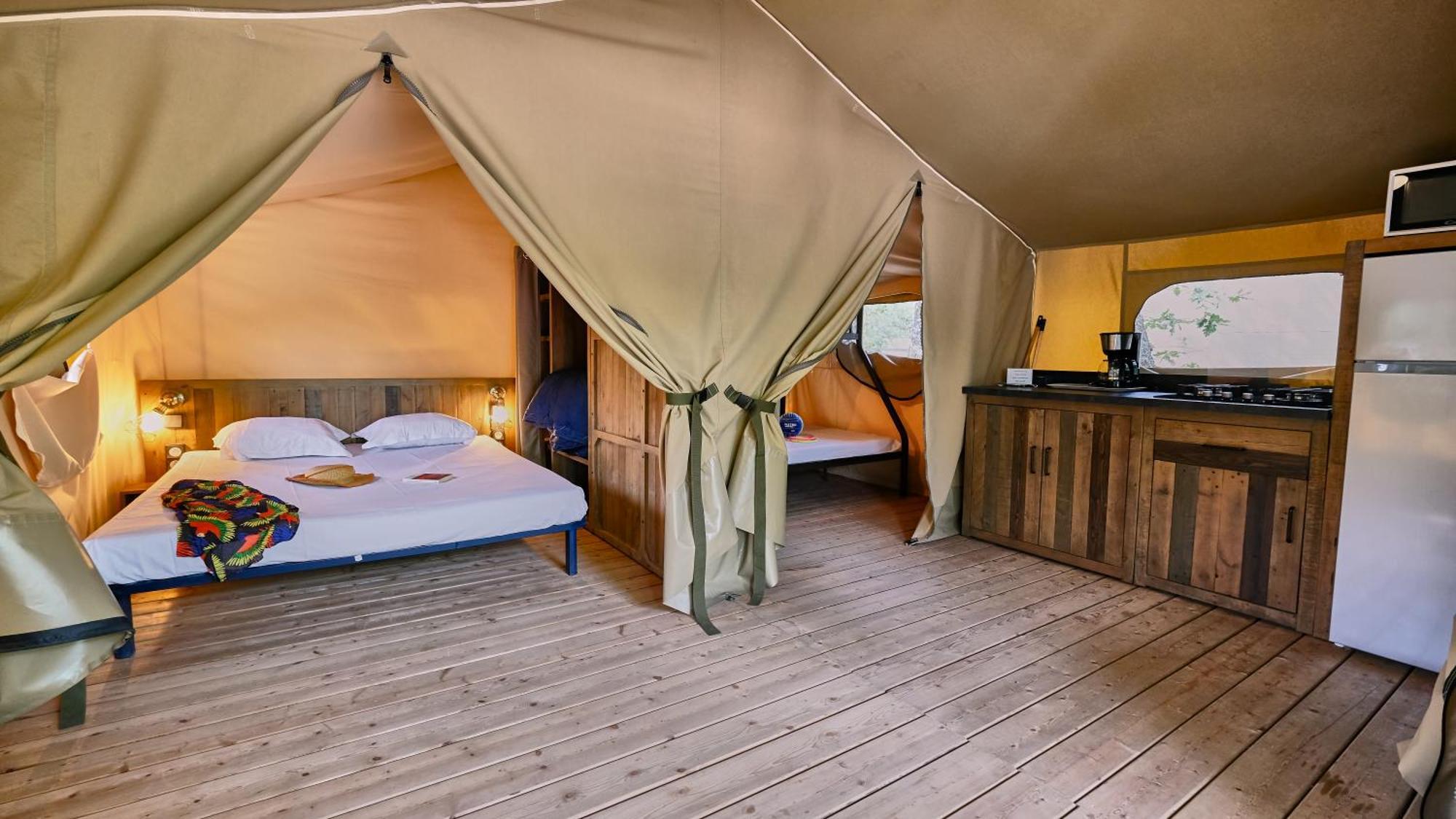 Hotel Domaine Les Chenes Blancs Saint-Saturnin-lès-Apt Zewnętrze zdjęcie