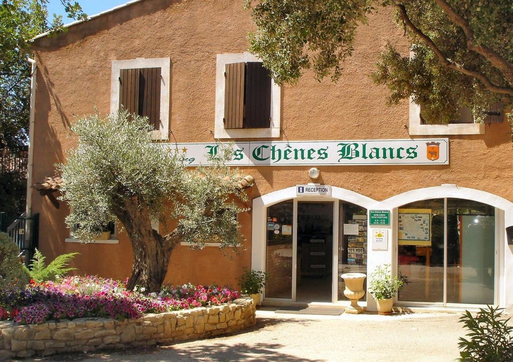 Hotel Domaine Les Chenes Blancs Saint-Saturnin-lès-Apt Zewnętrze zdjęcie