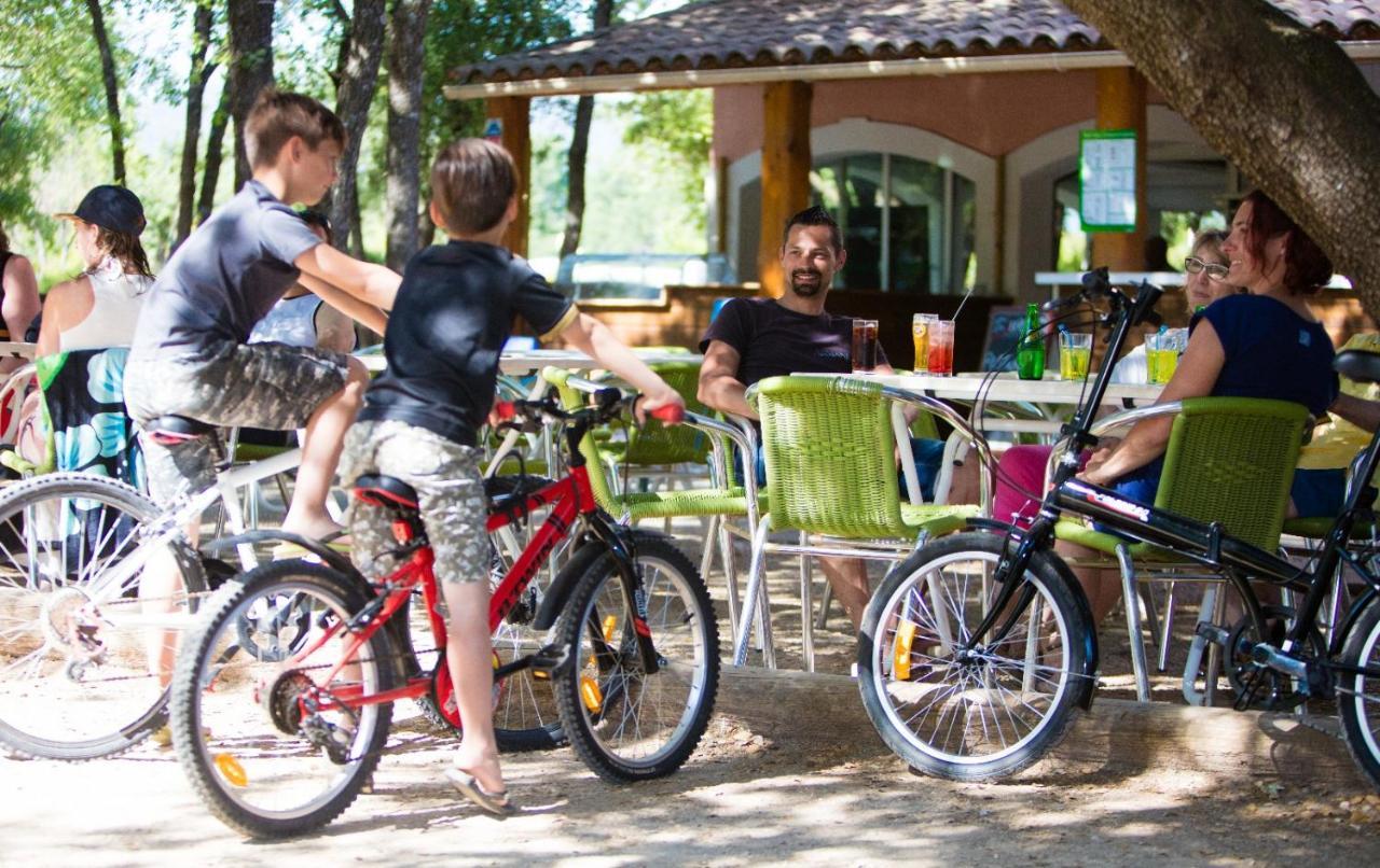 Hotel Domaine Les Chenes Blancs Saint-Saturnin-lès-Apt Zewnętrze zdjęcie